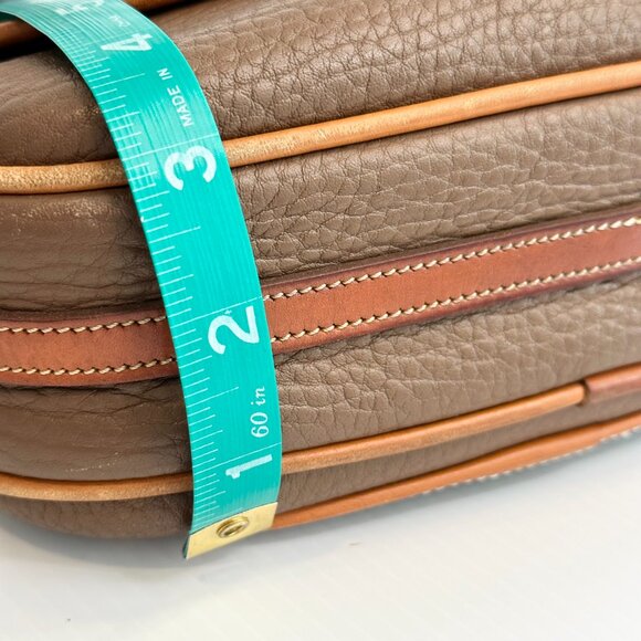 Vintage Dooney & Bourke Porthole Clutch Shoulder Bag Taupe/Tan AWL Rare - Picture 13 of 13